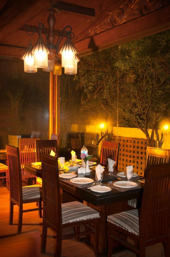 Royal Elegance Hotel ลาฮอร์ ภายนอก รูปภาพ