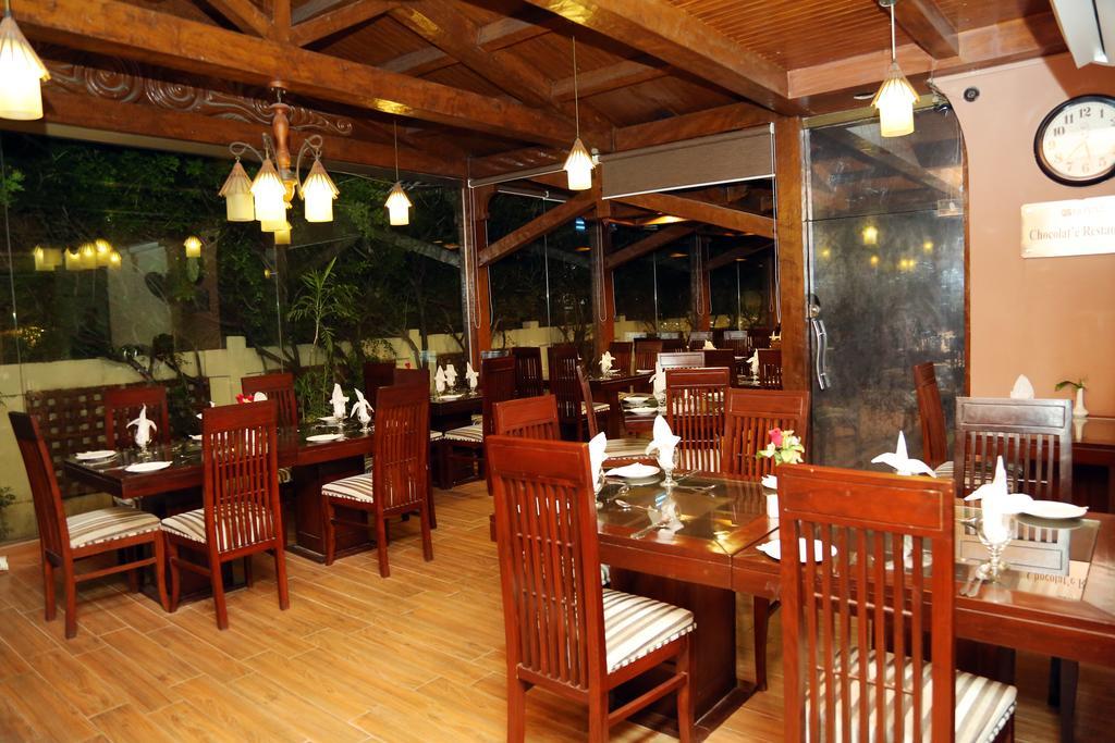 Royal Elegance Hotel ลาฮอร์ ภายนอก รูปภาพ