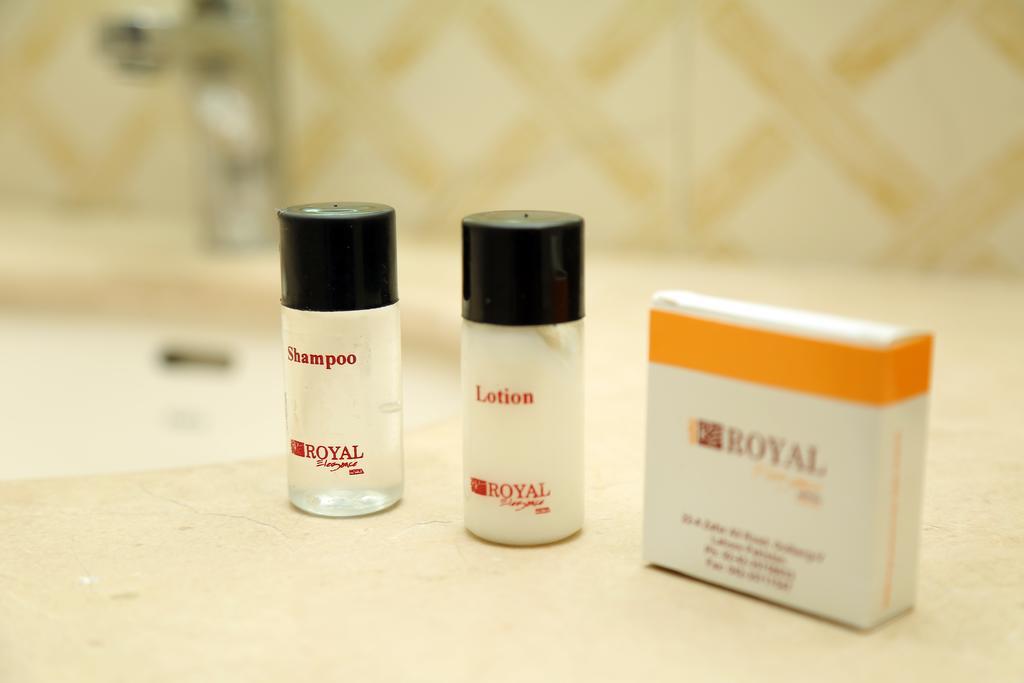 Royal Elegance Hotel ลาฮอร์ ภายนอก รูปภาพ